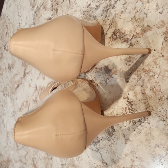 Perfect nude and clear heals - Picture 2 of 5